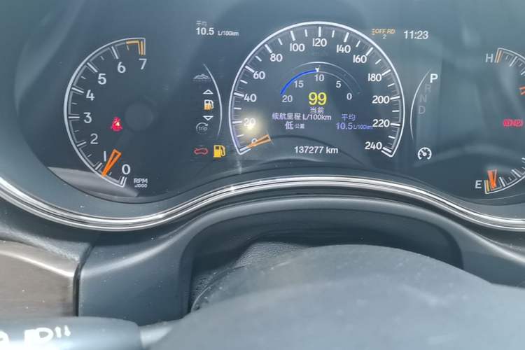 Used Jeep Grand Cherokee 2017 3.6L Elite Navigation Edition Odometer Close Up