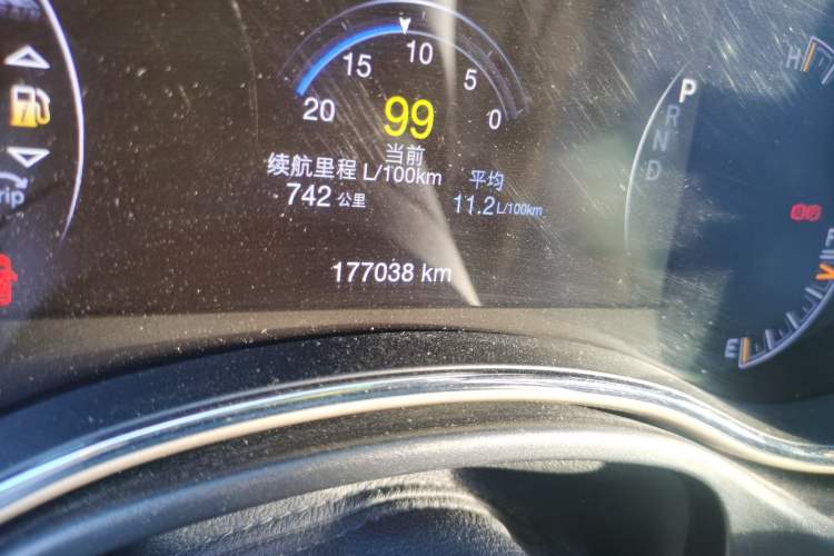 Used Jeep Grand Cherokee 2017 3.0L Elite Navigation Edition Odometer Close Up
