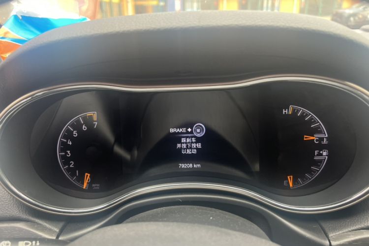 Used Jeep Grand Cherokee 2017 3.0L Comfort Navigation Edition Odometer Close Up