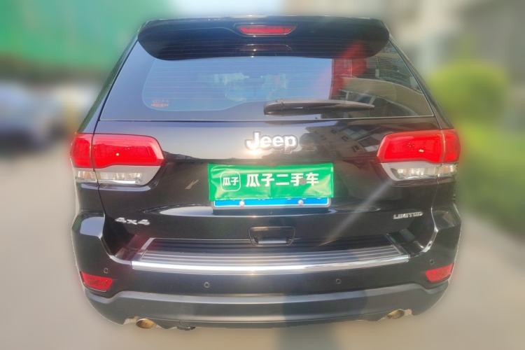 Used Jeep Grand Cherokee 2017 3.6L Luxury Navigation Edition Rear