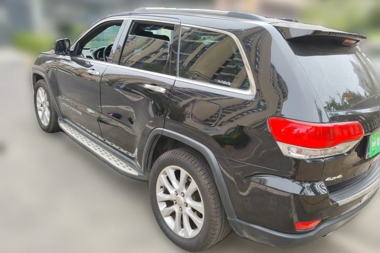 Used Jeep Grand Cherokee 2017 3.0L Comfort Navigation Edition Rear Left 45 Deg