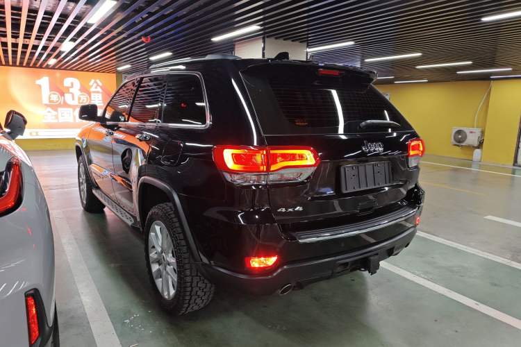 Used Jeep Grand Cherokee 2017 3.6L Elite Navigation Edition Rear Left 45 Deg