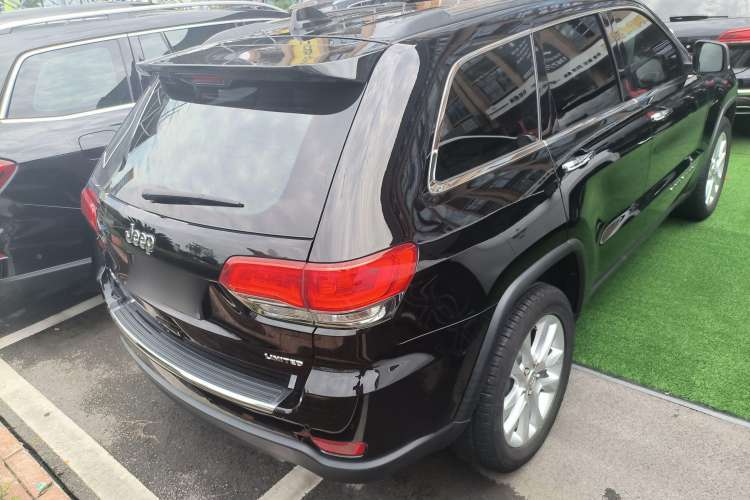 Used Jeep Grand Cherokee 2017 3.0L Comfort Navigation Edition Rear