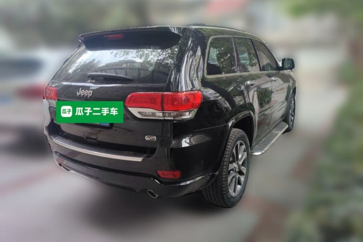 Used Jeep Grand Cherokee 2017 3.6L Luxury Navigation Edition Rear Right 45 Deg