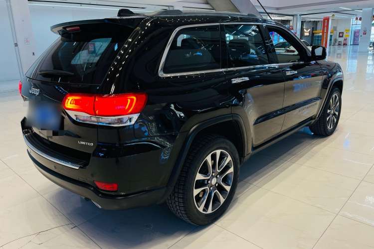 Used Jeep Grand Cherokee 2017 3.0L Comfort Navigation Edition Rear Right 45 Deg