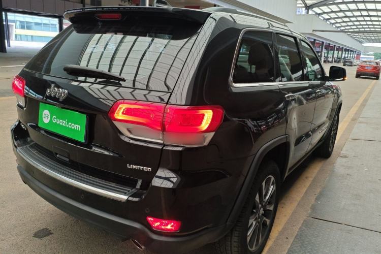 Used Jeep Grand Cherokee 2017 3.0L Comfort Navigation Edition Rear Right 45 Deg