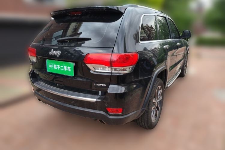 Used Jeep Grand Cherokee 2017 3.0L Comfort Navigation Edition Rear Right 45 Deg