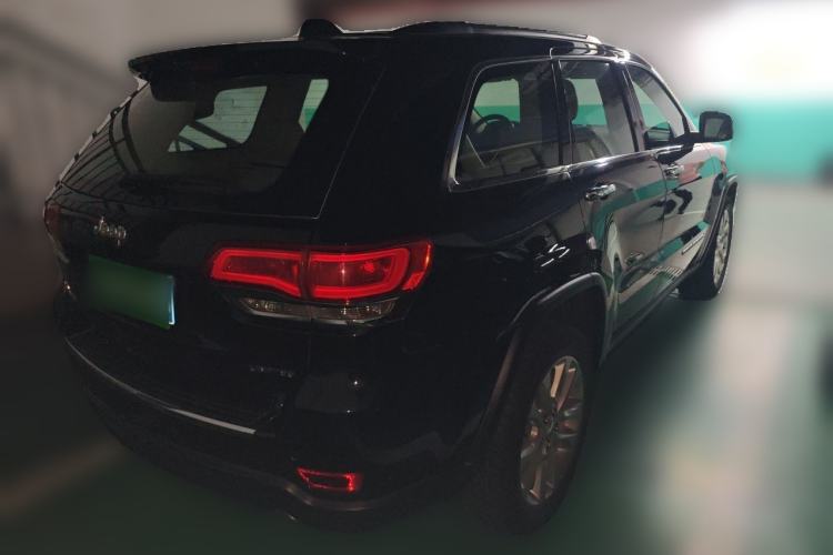 Used Jeep Grand Cherokee 2017 3.0L Comfort Navigation Edition Rear Right 45 Deg