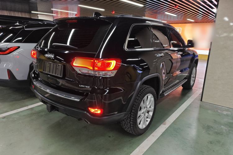 Used Jeep Grand Cherokee 2017 3.6L Elite Navigation Edition Rear Right 45 Deg