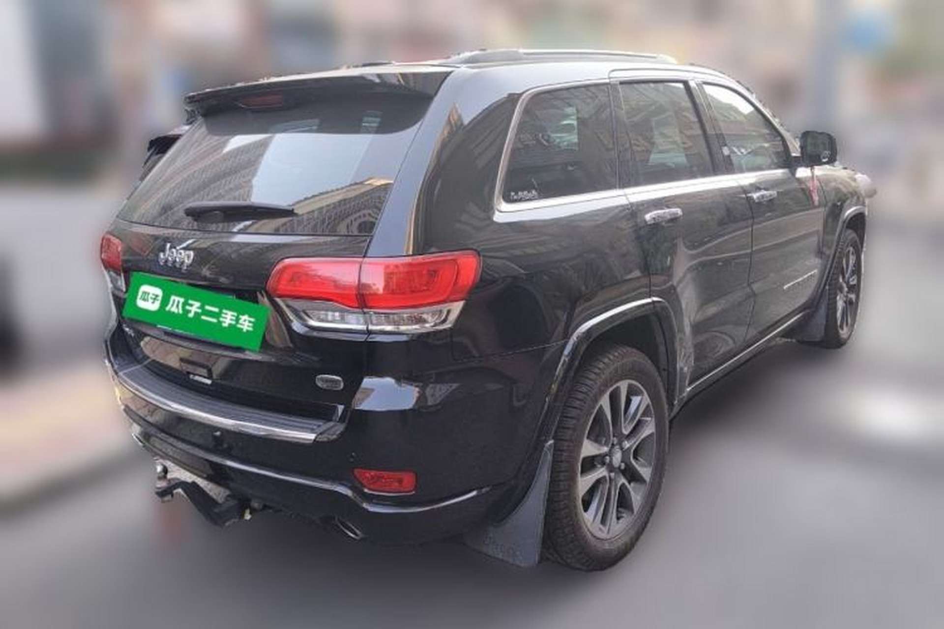 Used Jeep Grand Cherokee 2017 3.6L Luxury Navigation Edition Rear Right 45 Deg