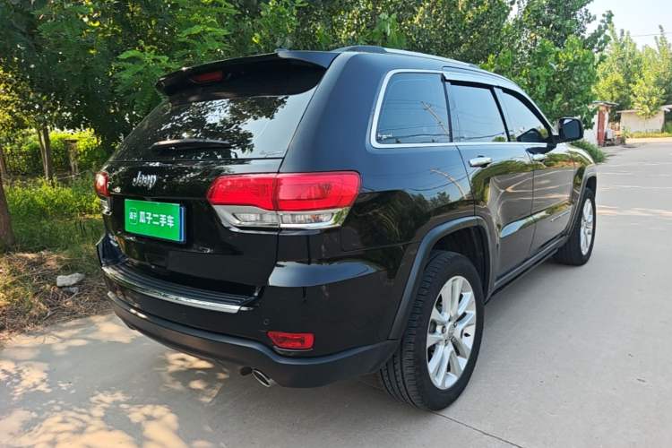 Used Jeep Grand Cherokee 2017 3.6L Elite Navigation Edition Rear Right 45 Deg