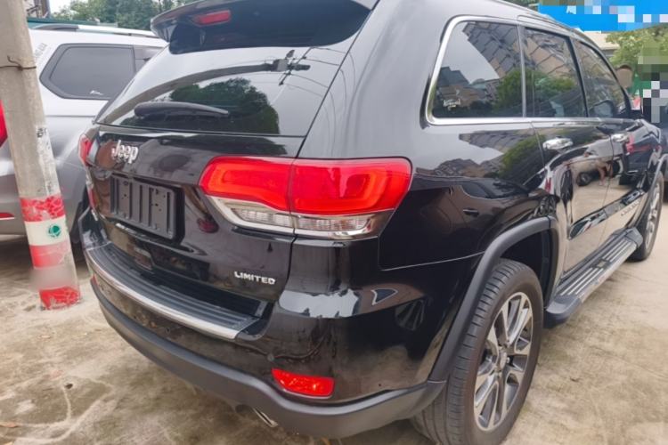Used Jeep Grand Cherokee 2017 3.0L Comfort Navigation Edition Rear Right 45 Deg