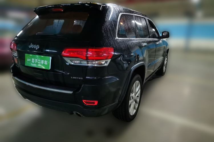 Used Jeep Grand Cherokee 2017 3.6L Luxury Navigation Edition Rear Right 45 Deg