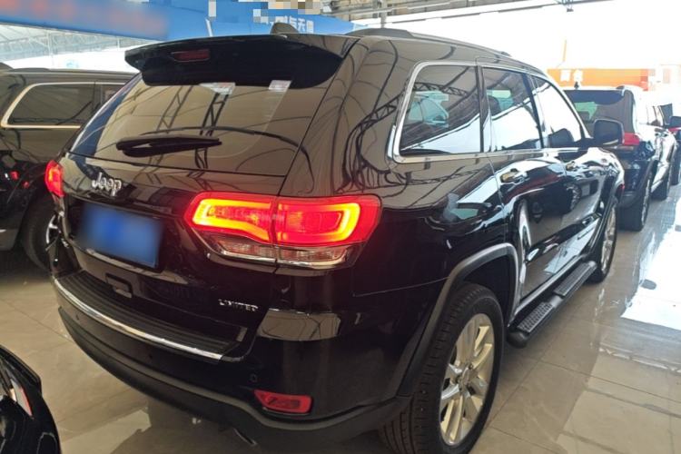 Used Jeep Grand Cherokee 2017 3.0L Comfort Navigation Edition Rear Right 45 Deg