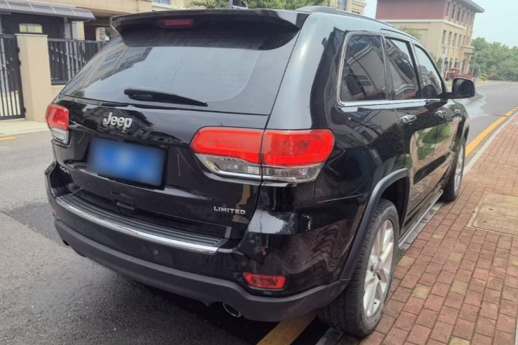 Used Jeep Grand Cherokee 2017 3.0L Comfort Navigation Edition Rear Right 45 Deg