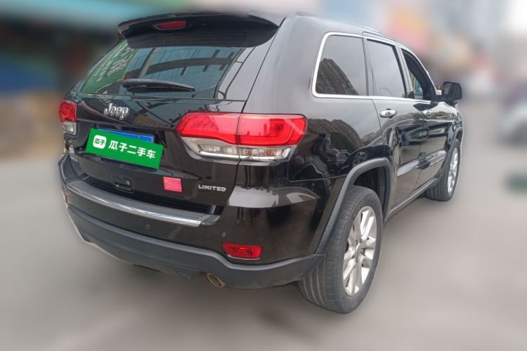 Used Jeep Grand Cherokee 2017 3.0L Comfort Navigation Edition Rear Right 45 Deg