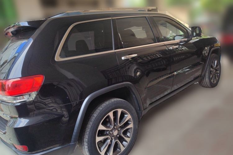 Used Jeep Grand Cherokee 2017 3.6L Elite Navigation Edition Rear Right 45 Deg