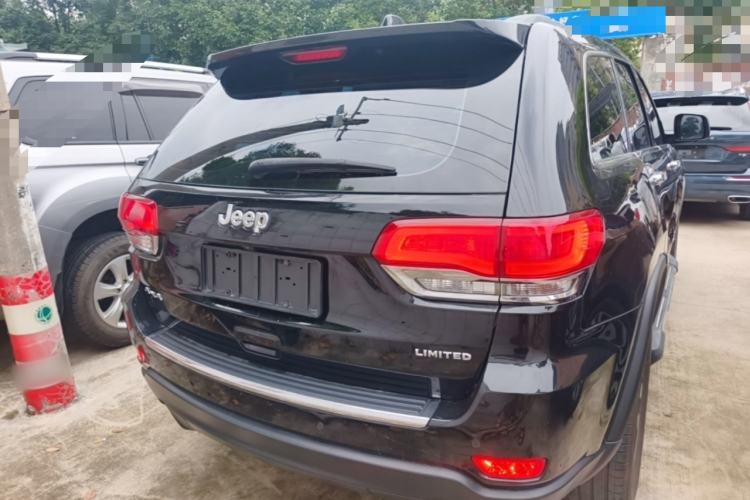 Used Jeep Grand Cherokee 2017 3.0L Comfort Navigation Edition Rear
