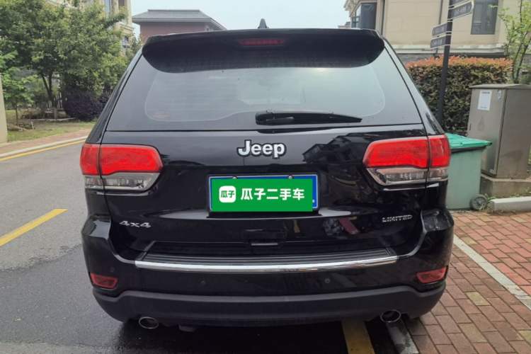 Used Jeep Grand Cherokee 2017 3.0L Comfort Navigation Edition Rear