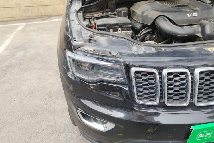 Used Jeep Grand Cherokee 2017 3.0L Comfort Navigation Edition Right Front Headlight