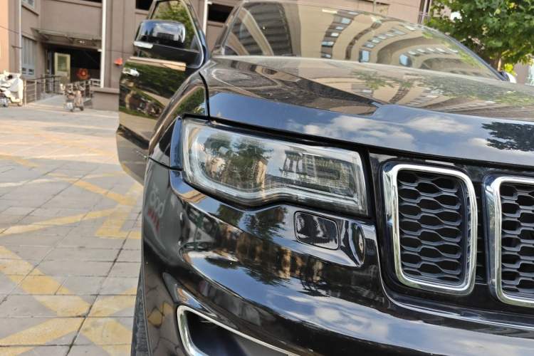 Used Jeep Grand Cherokee 2017 3.0L Comfort Navigation Edition Right Front Headlight