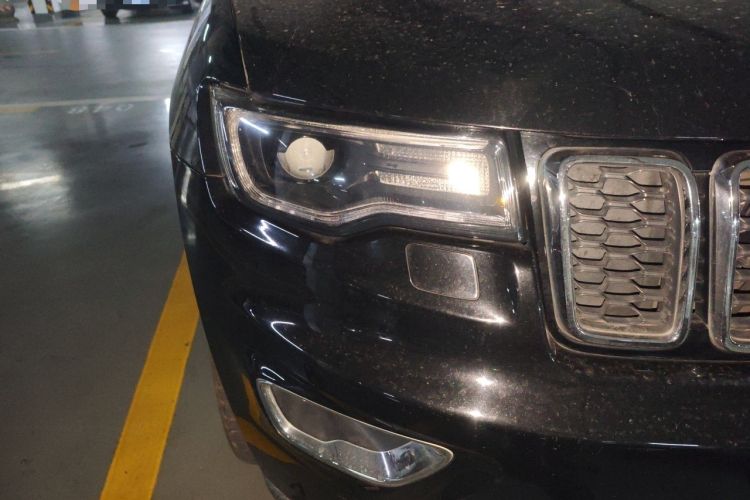 Used Jeep Grand Cherokee 2017 3.0L Elite Navigation Edition Right Front Headlight