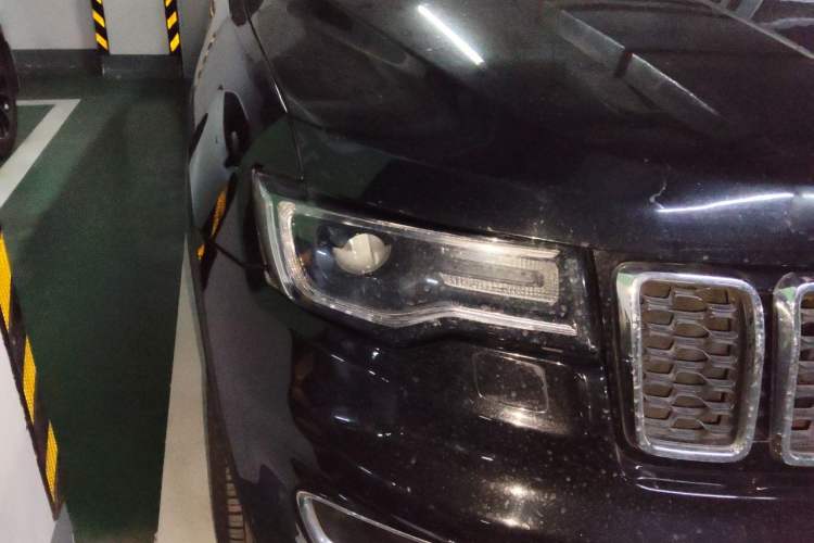 Used Jeep Grand Cherokee 2017 3.0L Comfort Navigation Edition Right Front Headlight