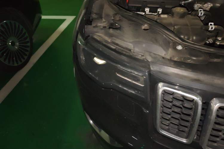 Used Jeep Grand Cherokee 2017 3.6L Elite Navigation Edition Right Front Headlight