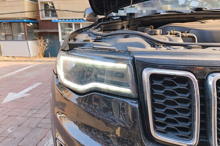 Used Jeep Grand Cherokee 2017 3.6L Elite Navigation Edition Right Front Headlight