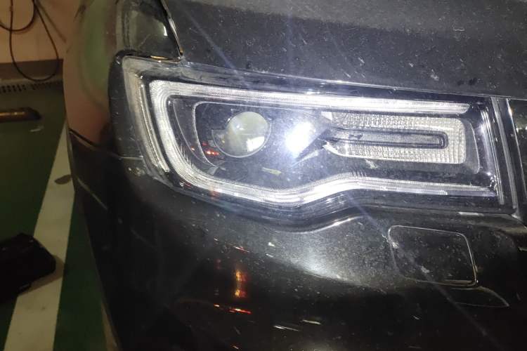 Used Jeep Grand Cherokee 2017 3.0L Comfort Navigation Edition Right Front Headlight