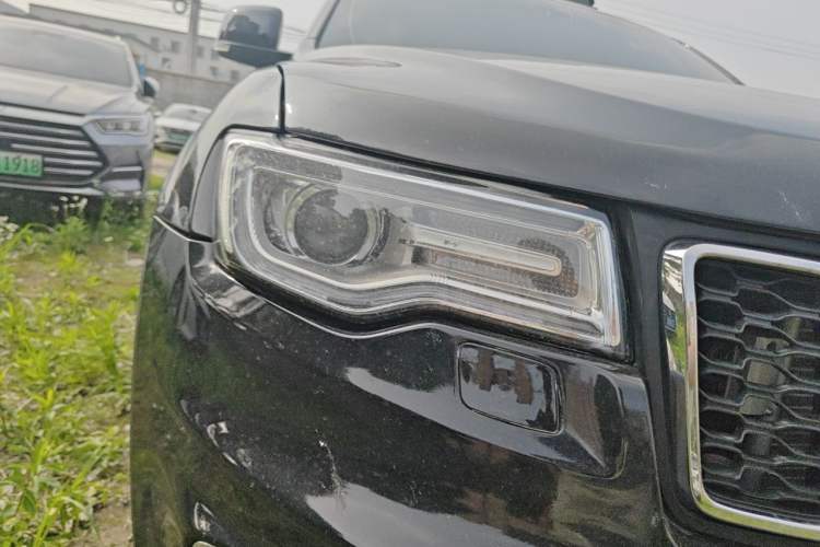 Used Jeep Grand Cherokee 2017 3.0L Elite Navigation Edition Right Front Headlight