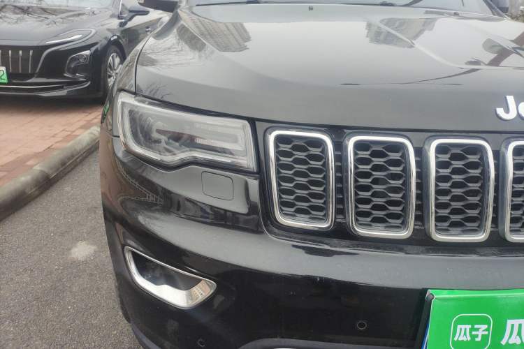 Used Jeep Grand Cherokee 2017 3.6L Elite Navigation Edition Right Front Headlight