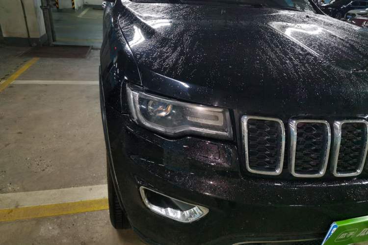Used Jeep Grand Cherokee 2017 3.6L Luxury Navigation Edition Right Front Headlight