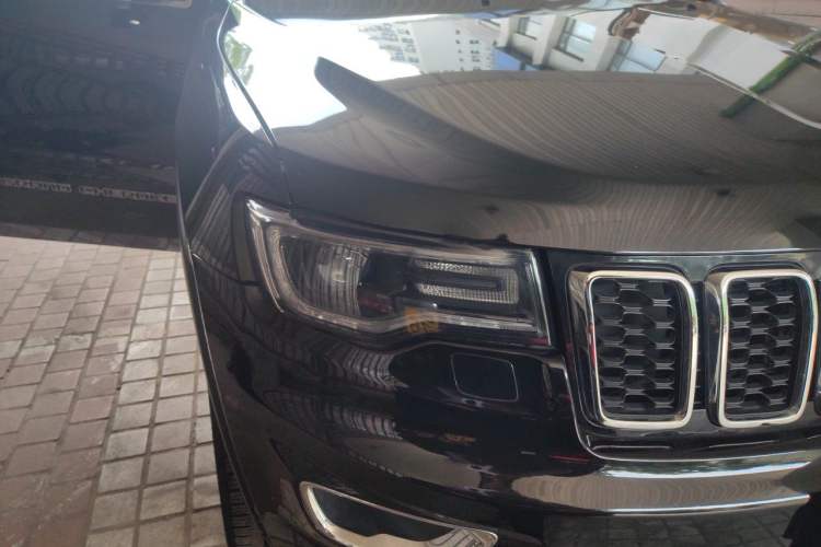 Used Jeep Grand Cherokee 2017 3.6L Elite Navigation Edition Right Front Headlight