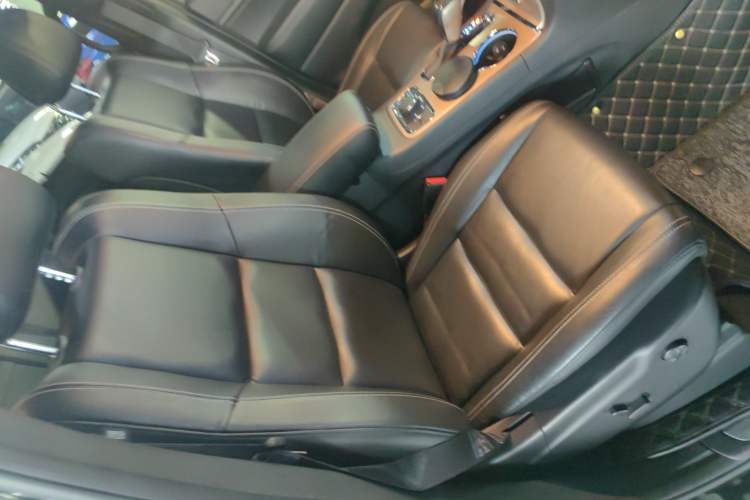 Used Jeep Grand Cherokee 2017 3.0L Comfort Navigation Edition Right Front Seat