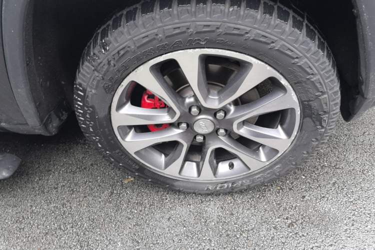 Used Jeep Grand Cherokee 2017 3.0L Elite Navigation Edition Right Front Wheel Hub