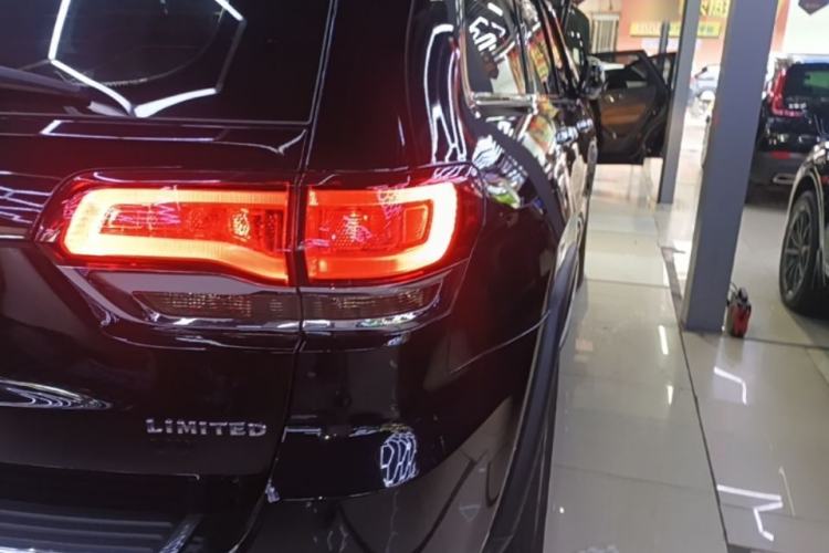Used Jeep Grand Cherokee 2017 3.0L Elite Navigation Edition Right Rear Taillight