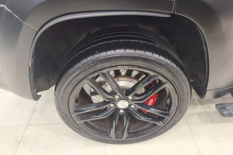 Used Jeep Grand Cherokee 2017 3.0L Elite Navigation Edition Right Rear Wheel Hub