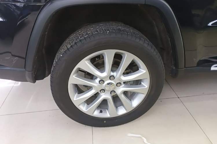 Used Jeep Grand Cherokee 2017 3.0L Elite Navigation Edition Right Rear Wheel Hub