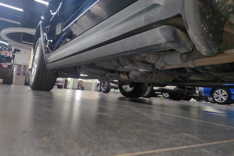 Used Jeep Grand Cherokee 2017 3.0L Comfort Navigation Edition Right Side Sill