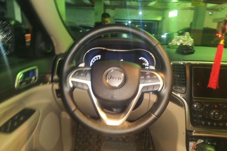 Used Jeep Grand Cherokee 2017 3.6L Elite Navigation Edition Steering Wheel
