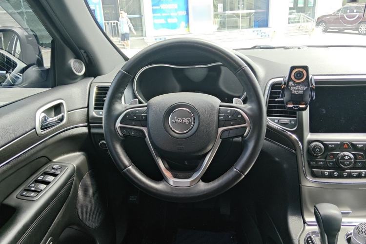 Used Jeep Grand Cherokee 2017 3.0L Elite Navigation Edition Steering Wheel