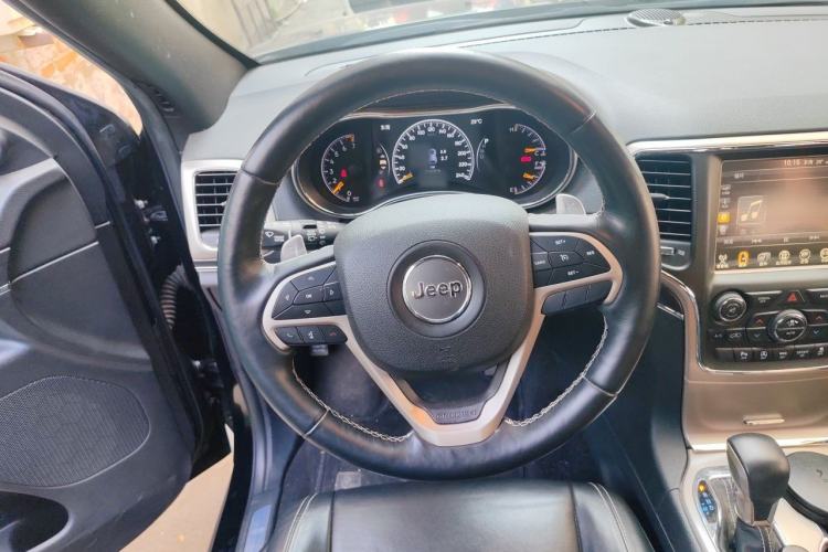 Used Jeep Grand Cherokee 2017 3.6L Elite Navigation Edition Steering Wheel