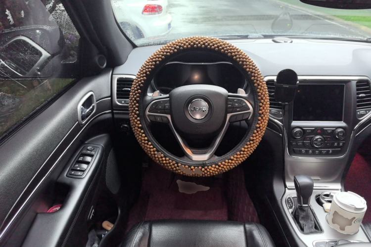 Used Jeep Grand Cherokee 2017 3.0L Elite Navigation Edition Steering Wheel