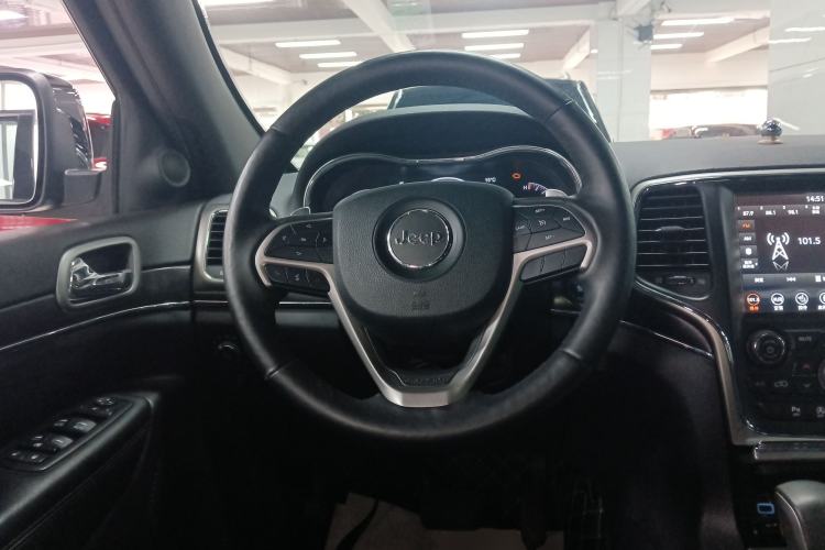Used Jeep Grand Cherokee 2017 3.0L Comfort Navigation Edition Steering Wheel
