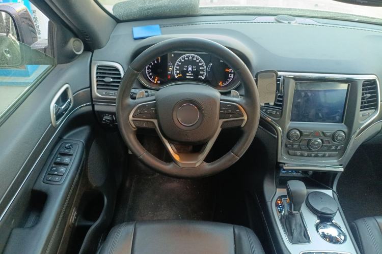 Used Jeep Grand Cherokee 2017 3.6L Elite Navigation Edition Steering Wheel