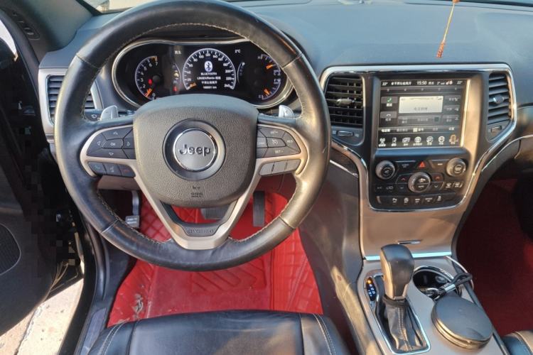 Used Jeep Grand Cherokee 2017 3.0L Comfort Navigation Edition Steering Wheel