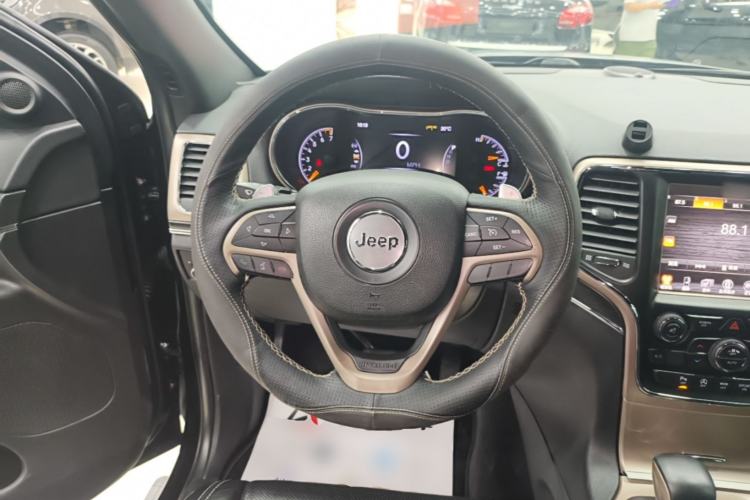 Used Jeep Grand Cherokee 2017 3.0L Elite Navigation Edition Steering Wheel