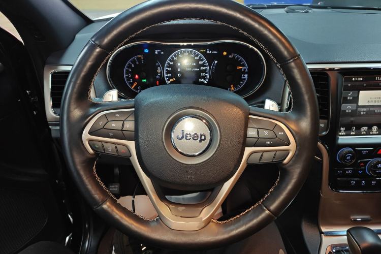 Used Jeep Grand Cherokee 2017 3.6L Elite Navigation Edition Steering Wheel