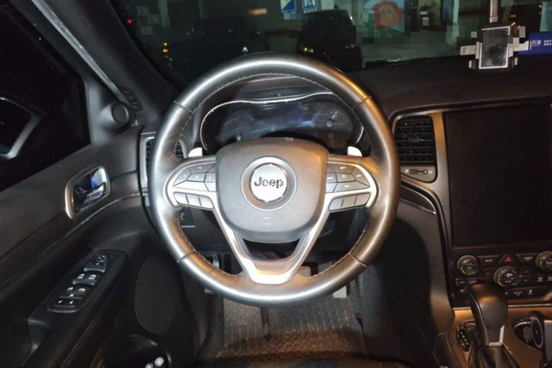 Used Jeep Grand Cherokee 2017 3.0L Comfort Navigation Edition Steering Wheel